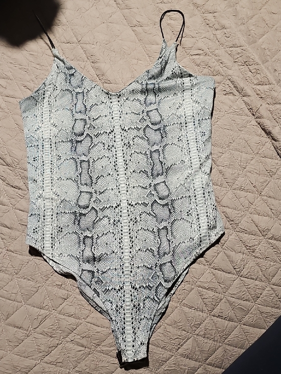 Tops - Snake-Print Bodysuit - White/Gray
